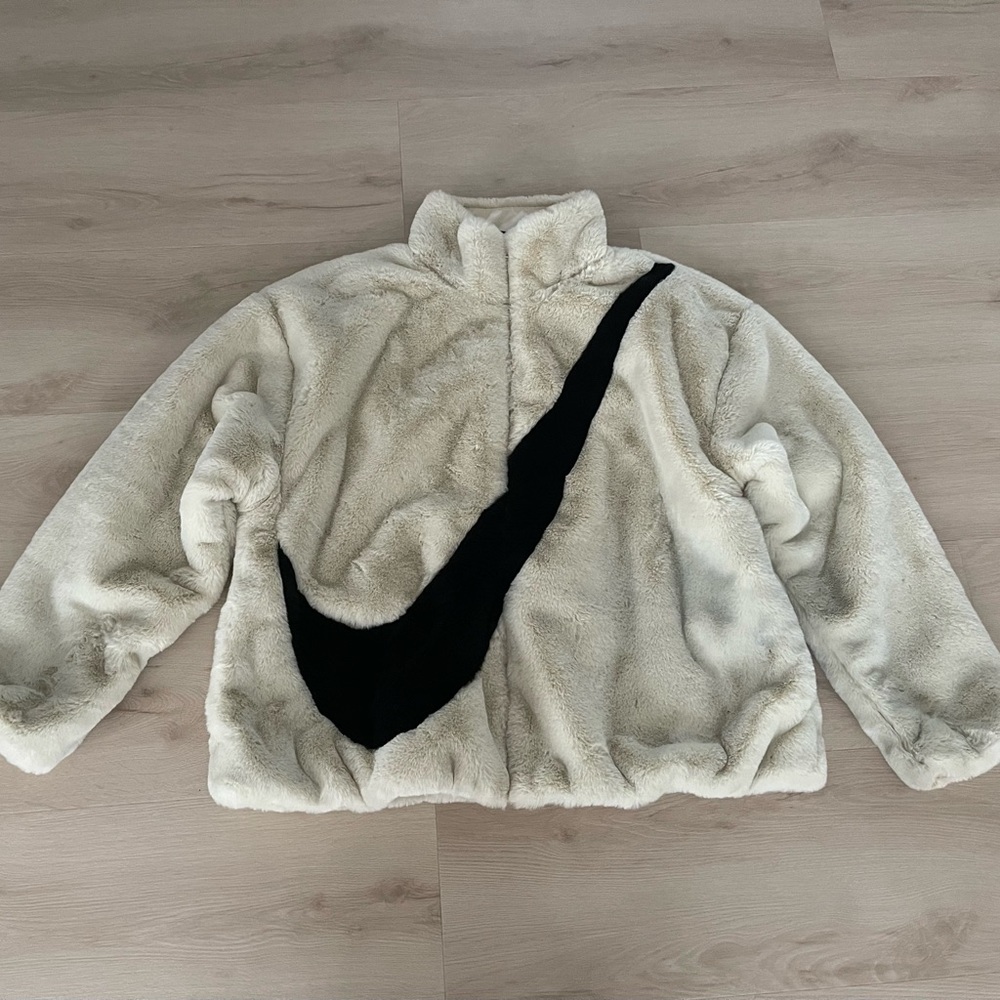 Nike Cream and Black Teddy Jacket